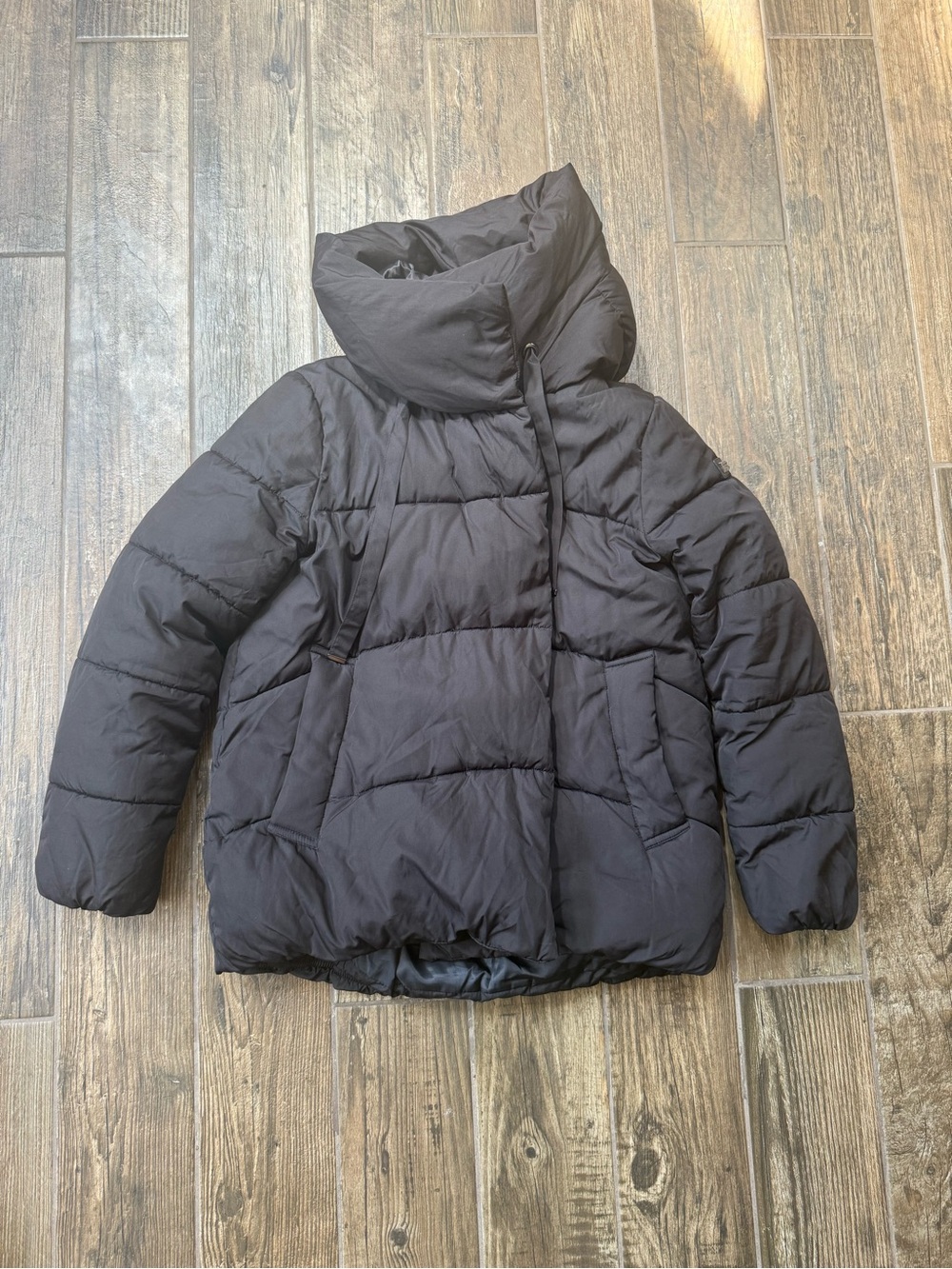 BCBGMaxAzria Black Puffer Jacket with Funnel Neck - Picture 8 of 8